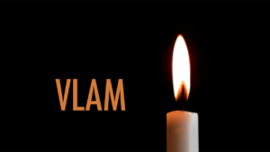 Titel vlam met kaars op zwarte achtergrond